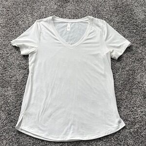EUC Athleta Cover Your Assets Short Sleeve V Neck Top Size M